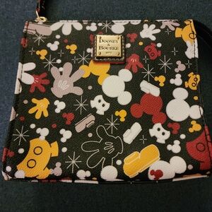 Dooney & Bourke DISNEY Parks I AM MICKEY MOUSE Crossbody 22303L S186
